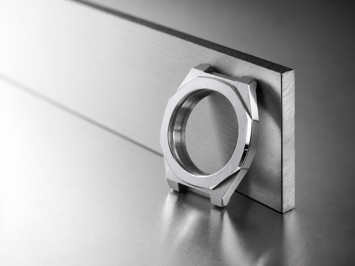 Ascanbe J1: the case